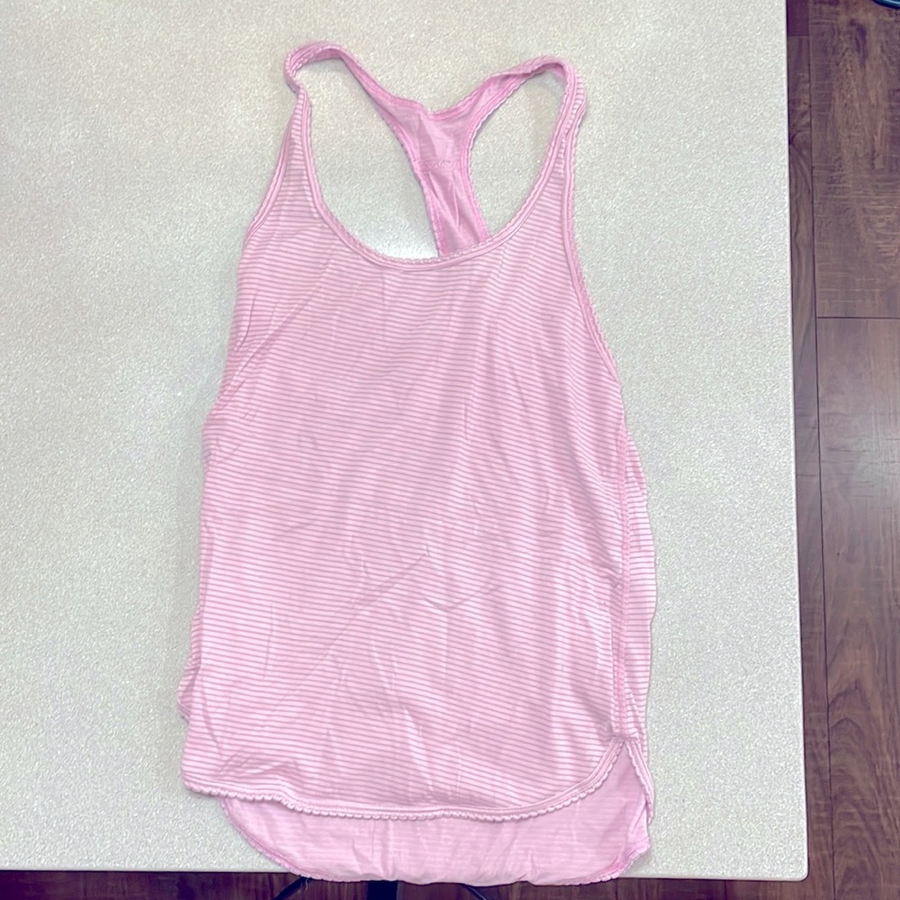 Magneta lululemon tank, lightly worn